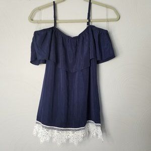 Off the Shoulder shirt with Lace detail